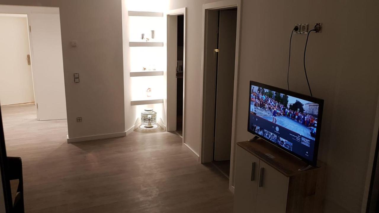 Ferienwohnung Mit Jacuzzi Naehe Flughafen Koeln Bonn Troisdorf Ngoại thất bức ảnh