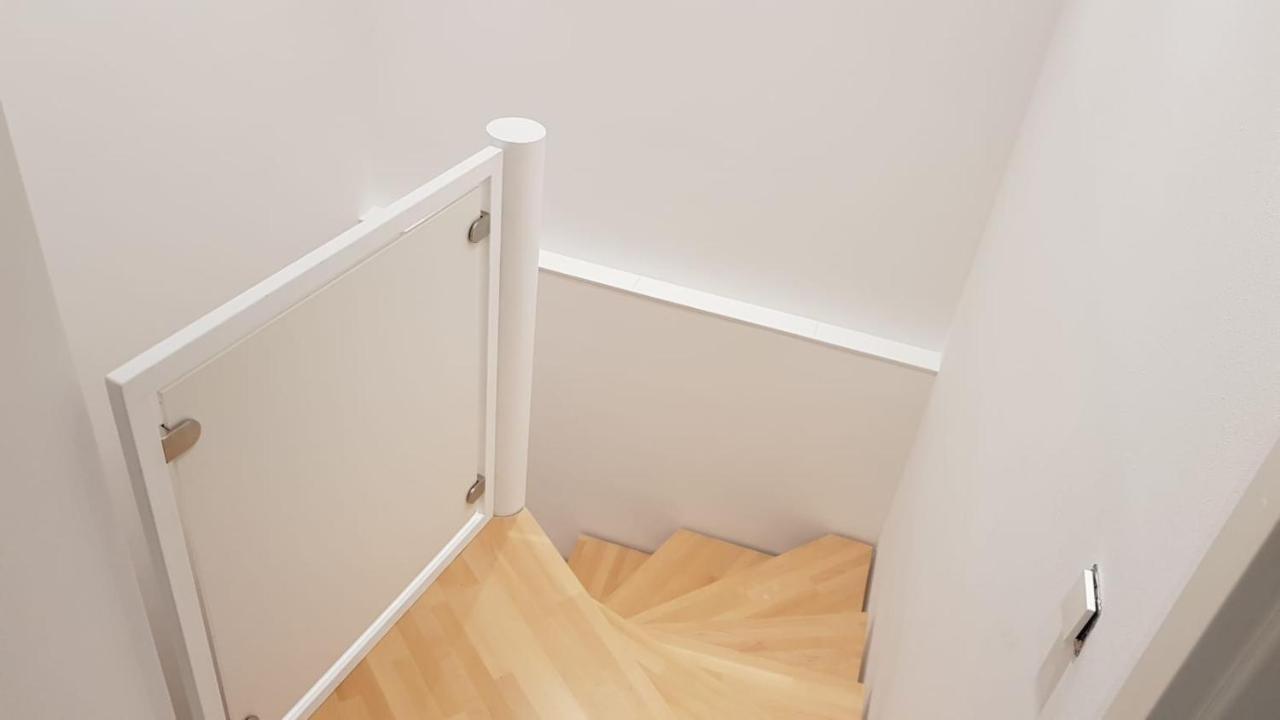 Ferienwohnung Mit Jacuzzi Naehe Flughafen Koeln Bonn Troisdorf Ngoại thất bức ảnh
